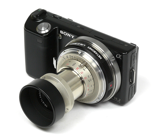 http://www.photozone.de/images/8Reviews/lenses/voigtlander_50_35_nex/kit.jpg