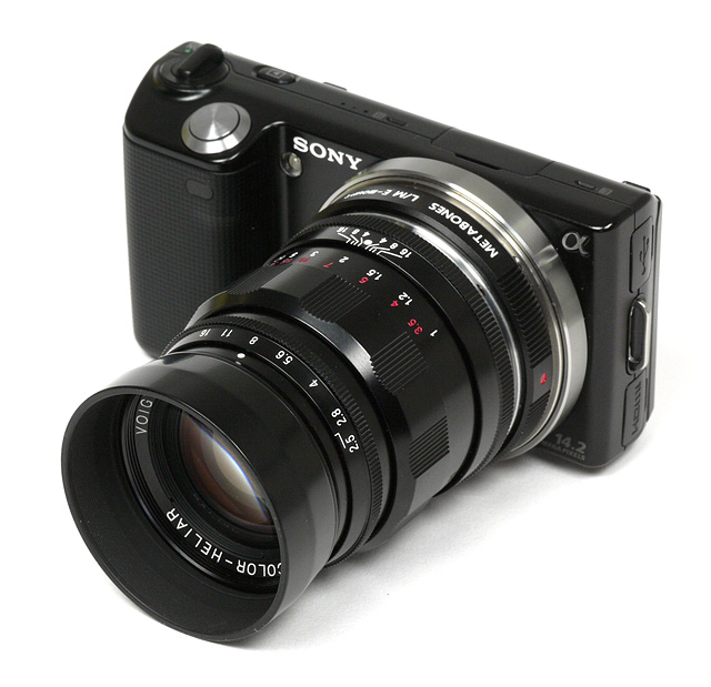 http://www.photozone.de/images/8Reviews/lenses/voigtlander_75_25_nex/kit.jpg